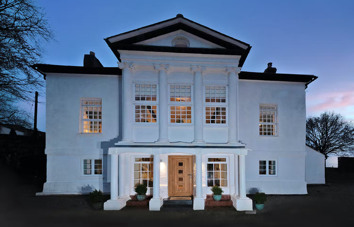 An image of 'MENAGERIE HOUSE'