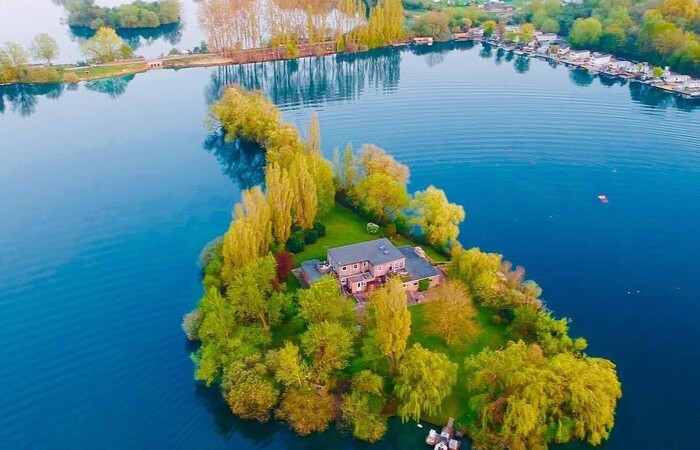 An image of 'DUCKY BIRD ISLAND'