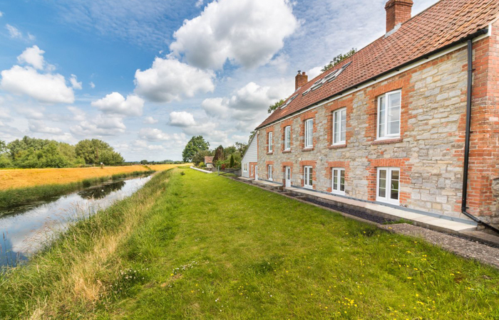 An image of 'Riverside '