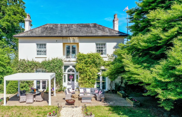 An image of 'Bromsash House'