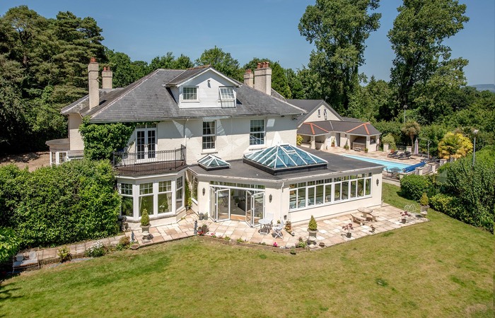 An image of 'Sandfield House'