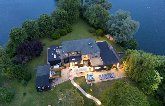 An image of 'DUCKY BIRD ISLAND'