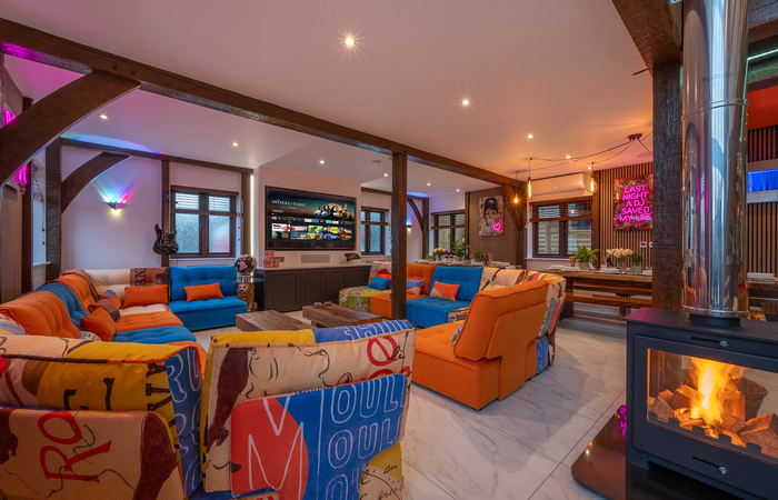 An image of 'Jollyoaks'